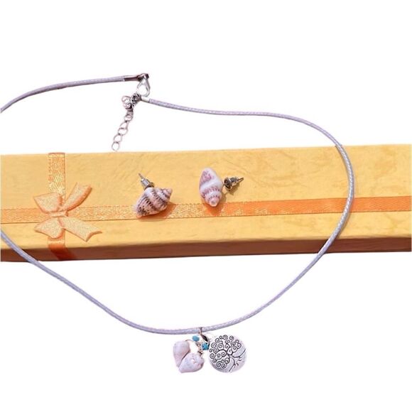 Adorable necklace & earrings set w/tree of life charm & shells EUC - Picture 1 of 11